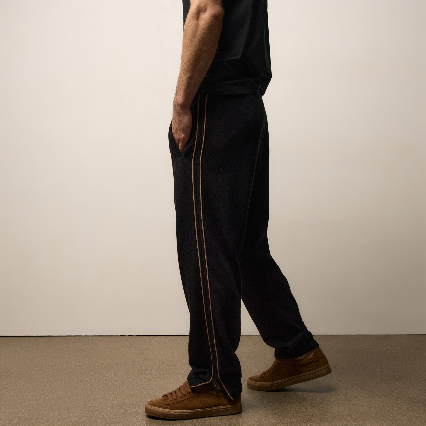 Relaxed Fit Brushed Cotton Suede Piped Track Pant Black Whiskey